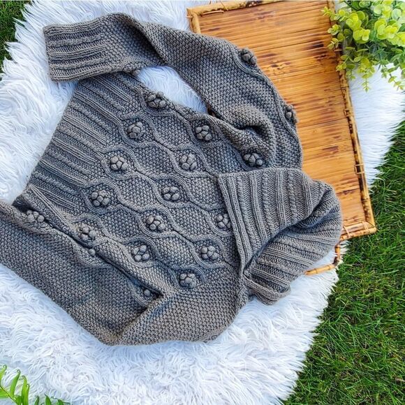 Buffalo By David Bitton Soft Cable Knit Pom Pom Detail Grey Sweater Sz S/P - Picture 2 of 14